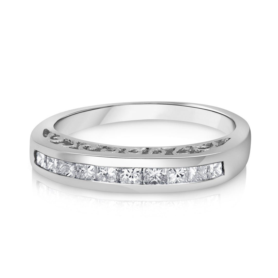 Lady's 14 Karat White Gold 0.50ct Diamond Wedding Band - Size 7