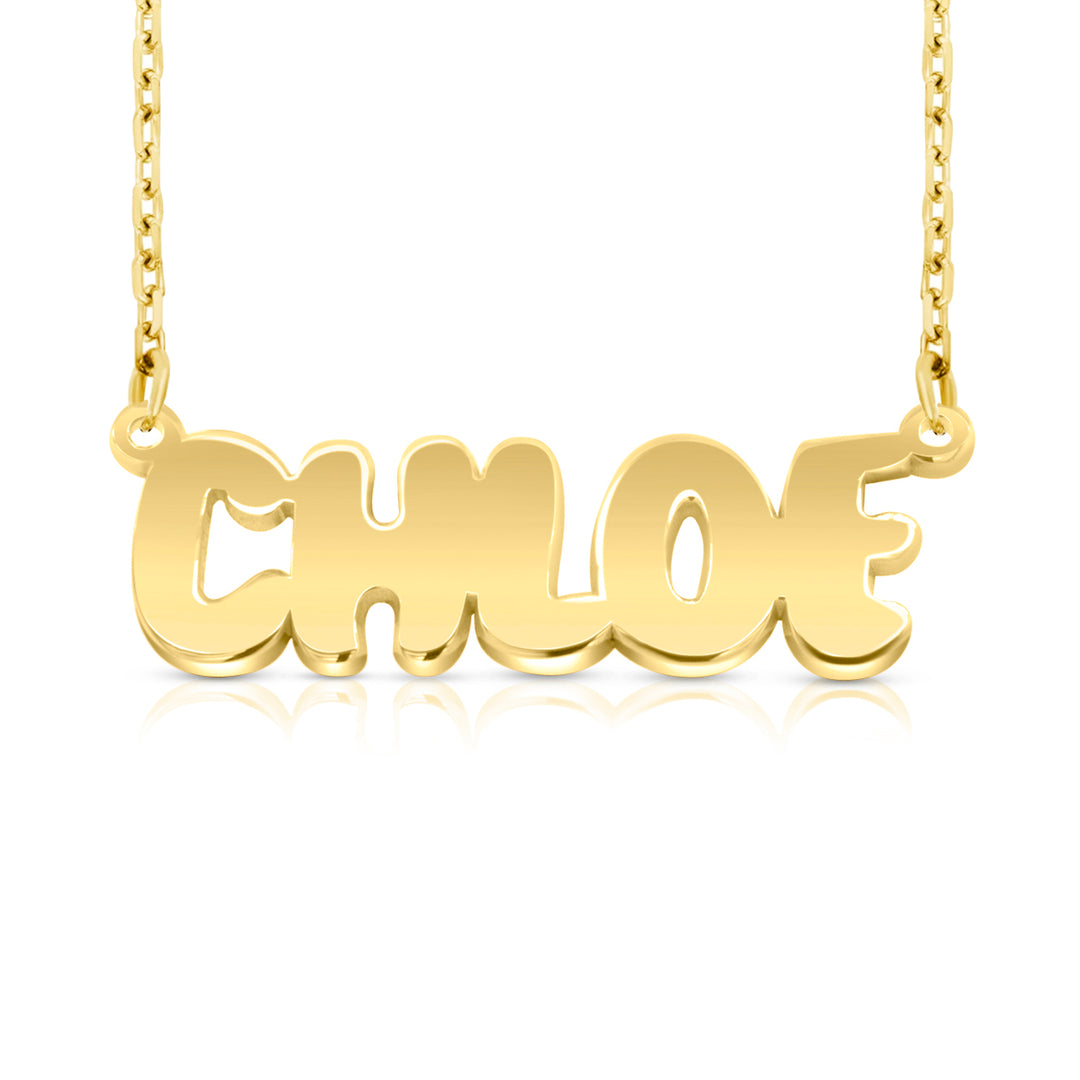 A sample of the nameplate with the name Chloe in Yellow Gold